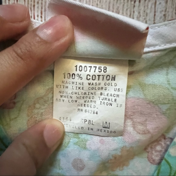 ▪️Spring Scrub Top▪️ - Picture 5 of 5